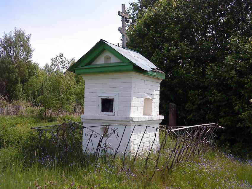 Неизвестная часовня, Зорино (Кинешемский район, Ивановская область). общий вид в ландшафте