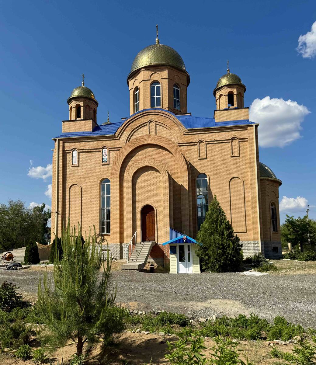 Церковь Благовещения Пресвятой Богородицы, Нариманов (Наримановский район, Астраханская область). общий вид в ландшафте