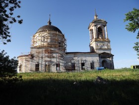 Урицкое. Церковь Покрова Пресвятой Богородицы