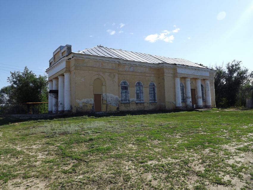 Широкий Карамыш. Церковь Михаила Архангела. общий вид в ландшафте