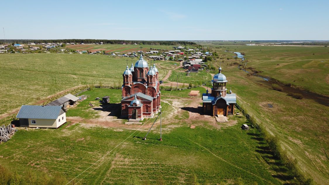 Церковь Покрова Пресвятой Богородицы, Шотова (Пинежский район, Архангельская область). общий вид в ландшафте
