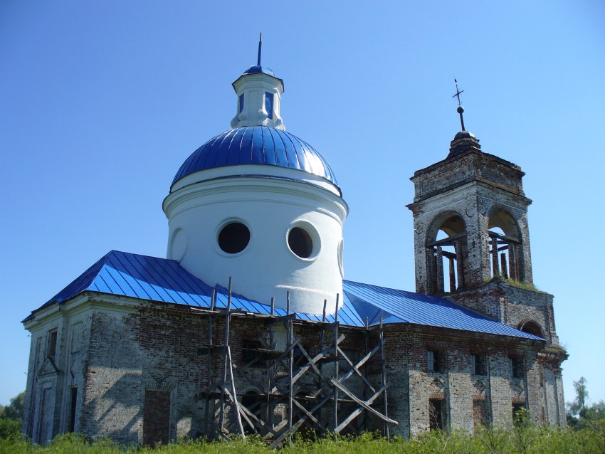 Уланово. Церковь Спаса Преображения. фасады, Вид с северо-восточной стороны