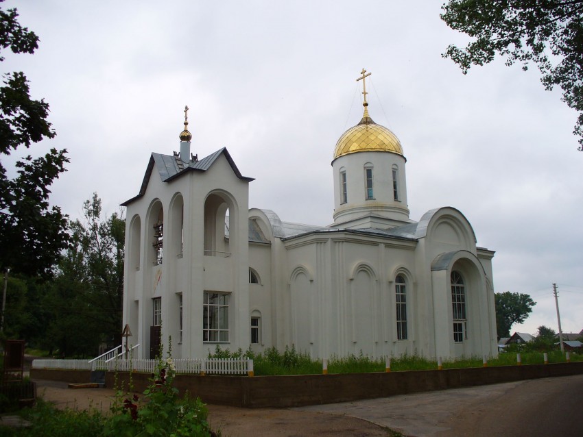 Церковь Михаила Архангела, Ярцево (Ярцевский район, Смоленская область). общий вид в ландшафте
