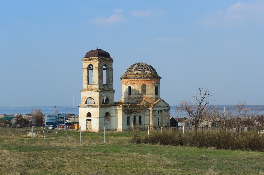 Церковь Воскресения Христова, Ахмат (Красноармейский район, Саратовская область). общий вид в ландшафте, Вид с юго-запада