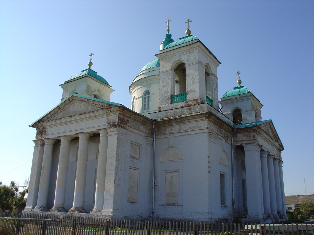 Церковь Троицы Живоначальной, Золотое (Красноармейский район, Саратовская область). фасады