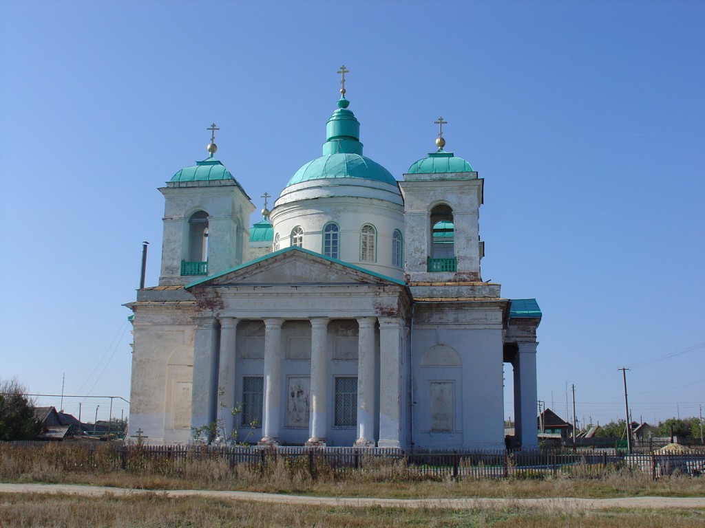 Золотое (Саратовская область). Саратовская область село золотое район. Село золотое Украина. Фото церквей Красноармейского района Саратовской области.