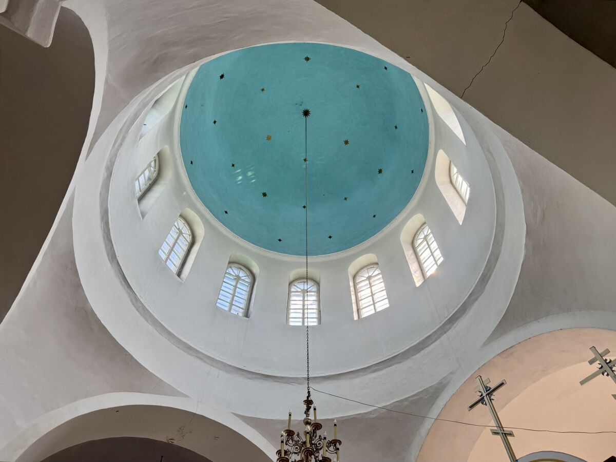 Церковь Троицы Живоначальной, Золотое (Красноармейский район, Саратовская область). интерьер и убранство, Подкупольное пространство