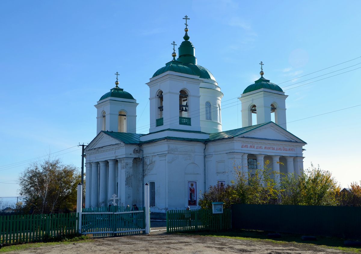 Церковь Троицы Живоначальной, Золотое (Красноармейский район, Саратовская область). фасады, Вид с северо-запада