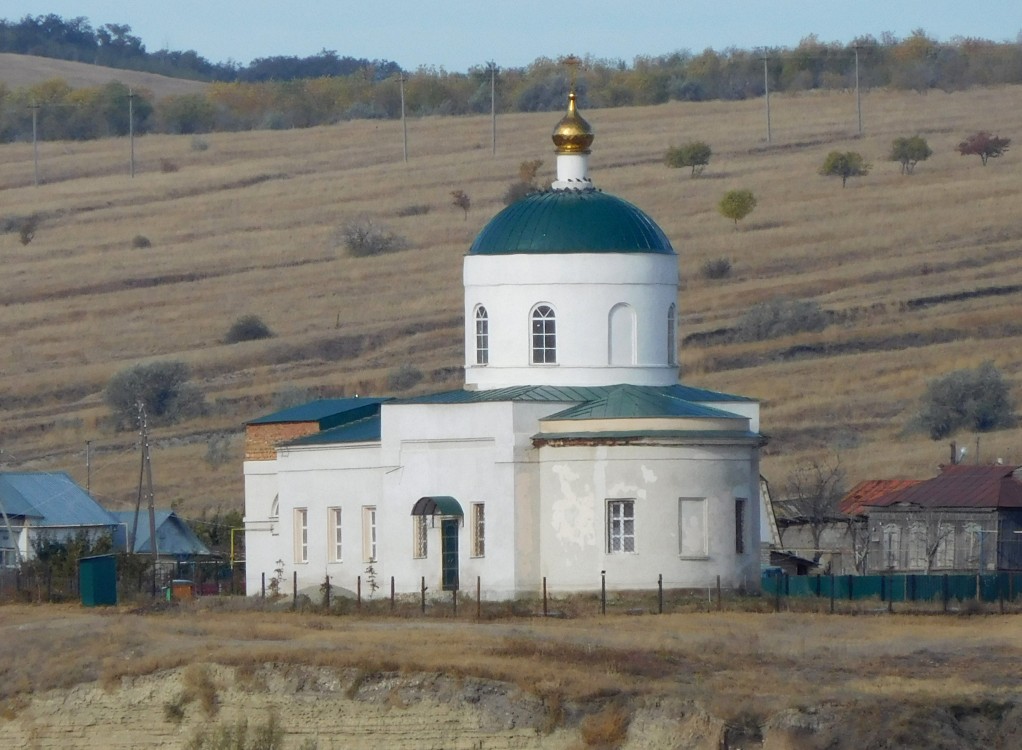 Мордово. Церковь Димитрия Солунского. общий вид в ландшафте