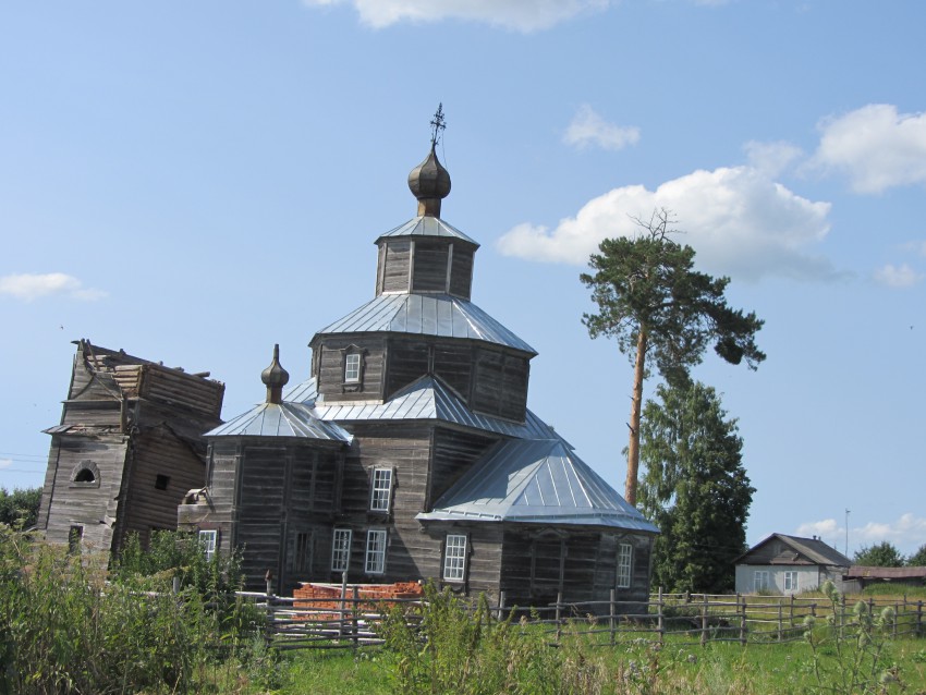 Чиганары. Церковь Николая Чудотворца (старая). общий вид в ландшафте
