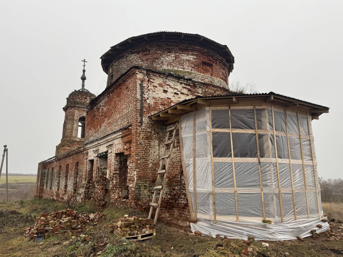 Вид с юго-востока , фасады. Церковь Михаила Архангела, Колунец (Тетюшский район, Республика Татарстан)