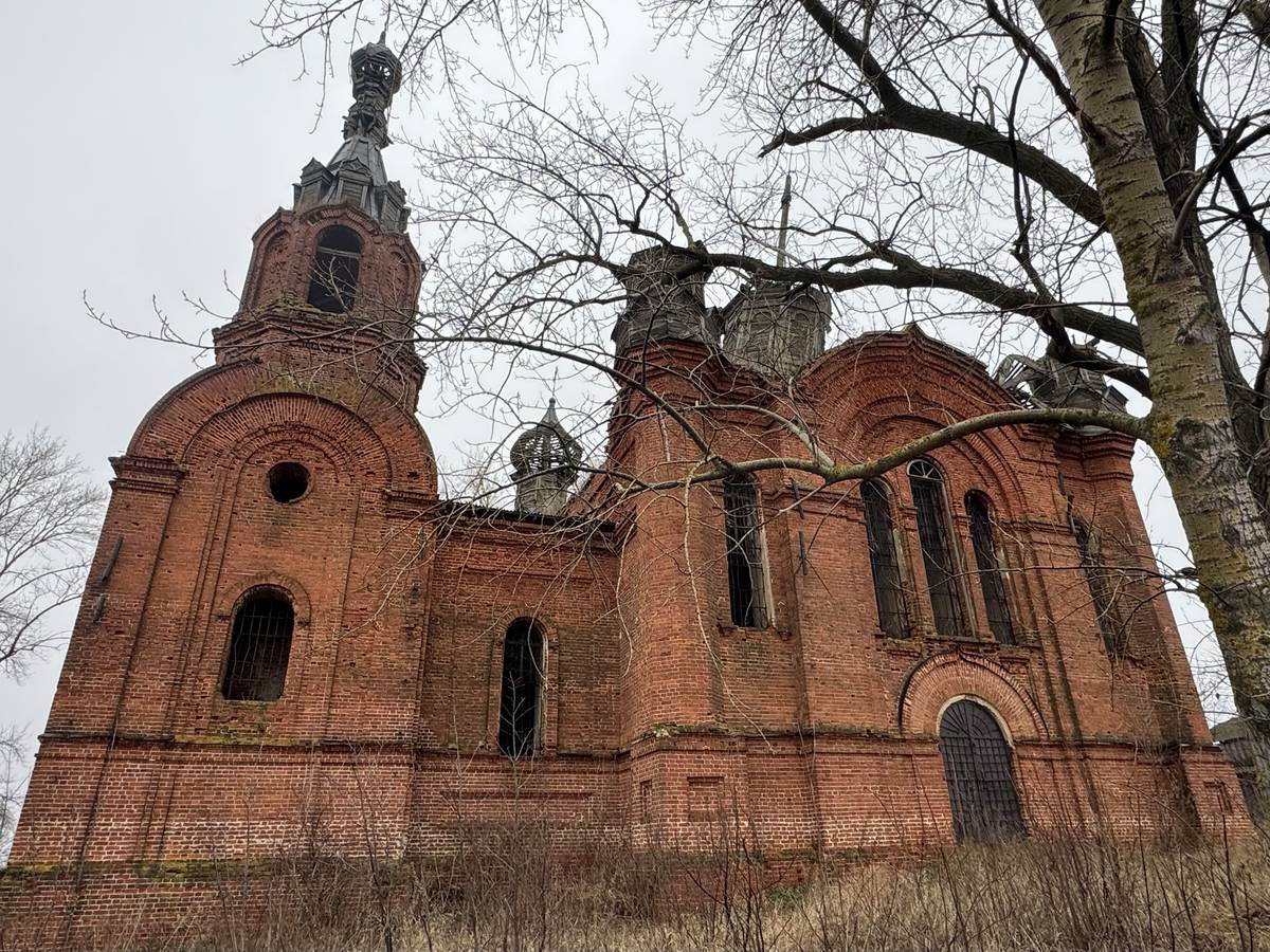 Вид с юго-запада, фасады. Церковь Троицы Живоначальной, Удельное Нечасово (Тетюшский район, Республика Татарстан)