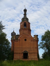 Удельное Нечасово. Церковь Троицы Живоначальной