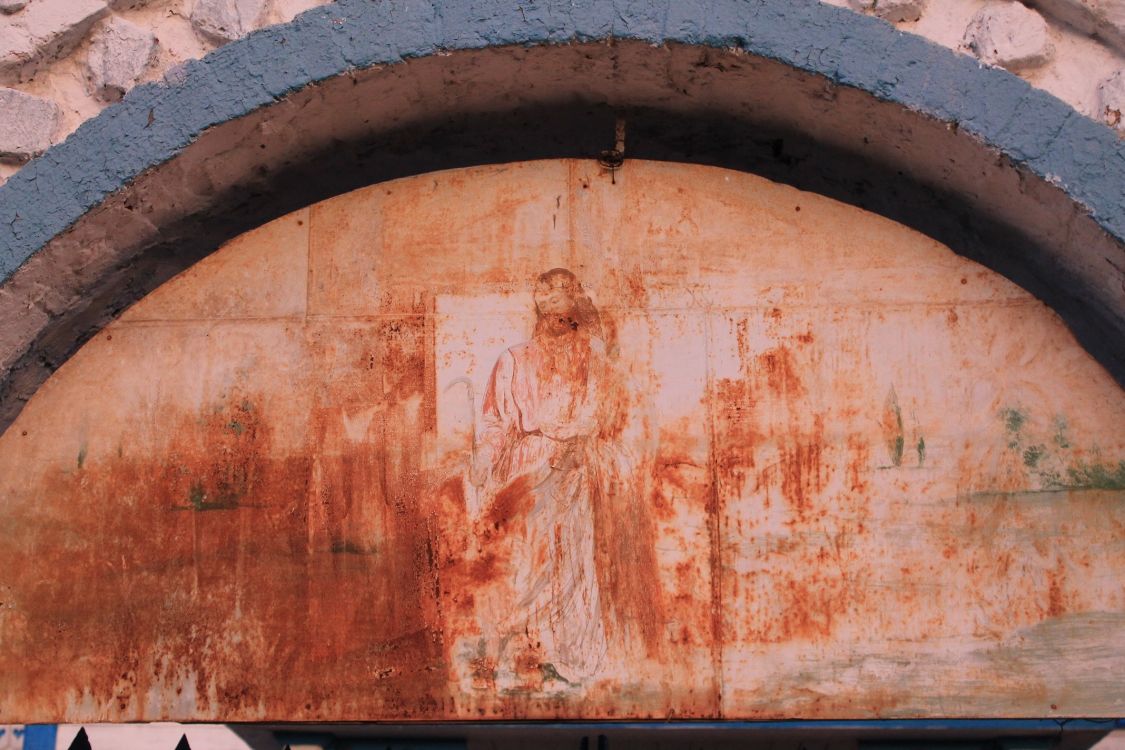 Антипинка (Выползово). Церковь Иоанна Богослова. фасады, Фрески на церковных вратах