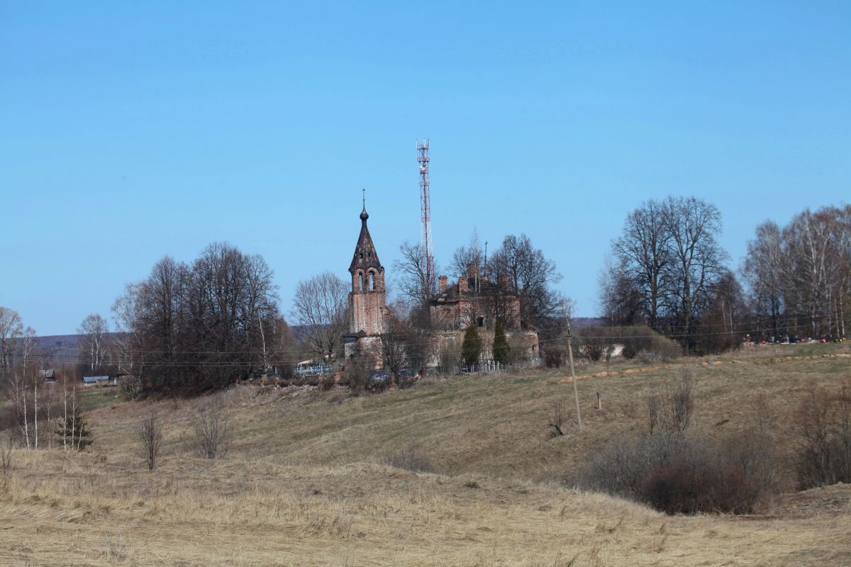 Фролы, урочище. Церковь Флора и Лавра на Фроловском погосте. общий вид в ландшафте