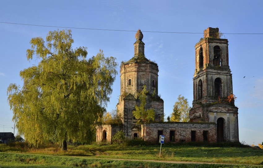 Церковь Рождества Христова, Татьянино (Нерехтский район, Костромская область). общий вид в ландшафте