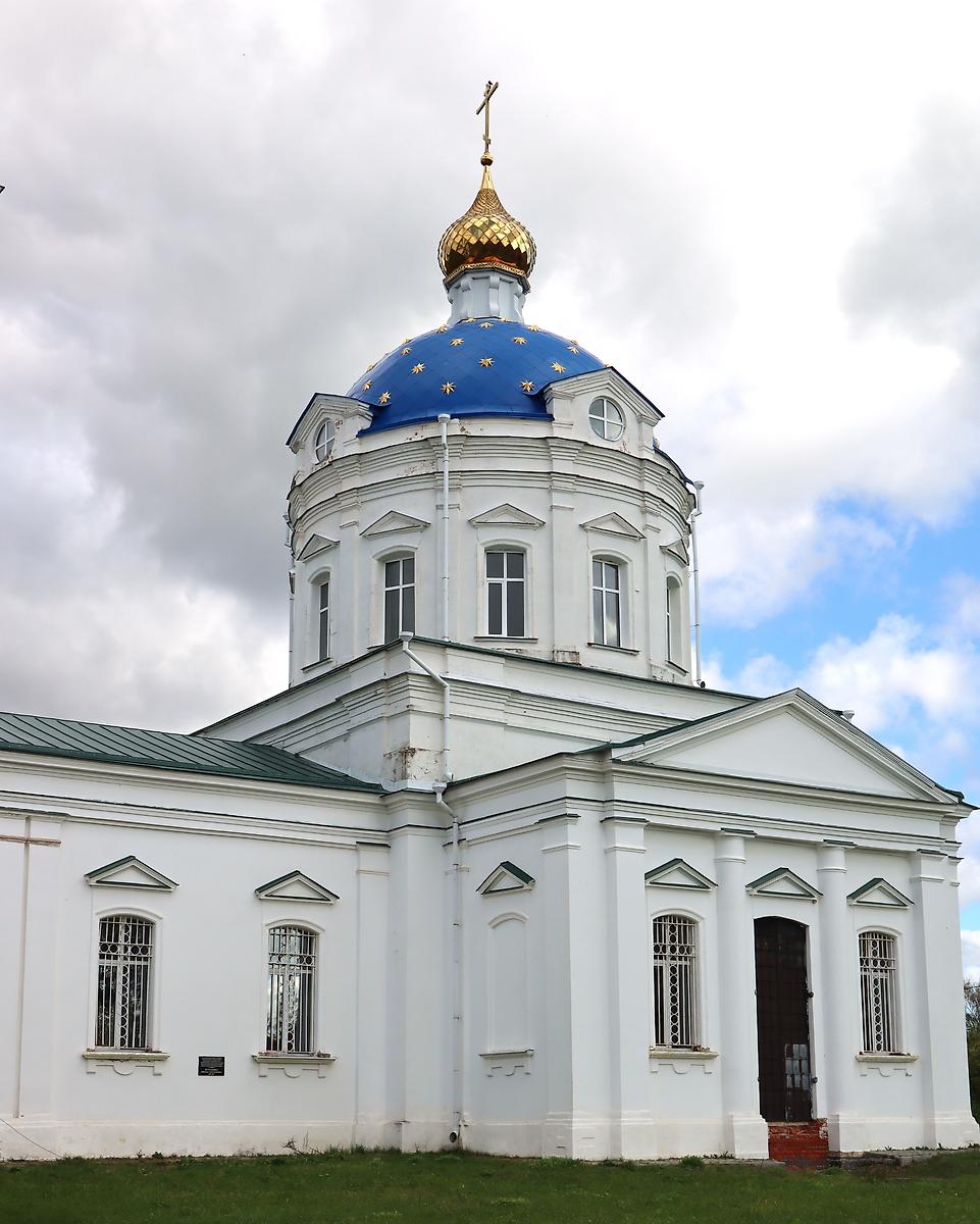 Основной объем, вид с юго-запада, архитектурные детали. Церковь Михаила Архангела, Бородино (Гаврилово-Посадский район, Ивановская область)