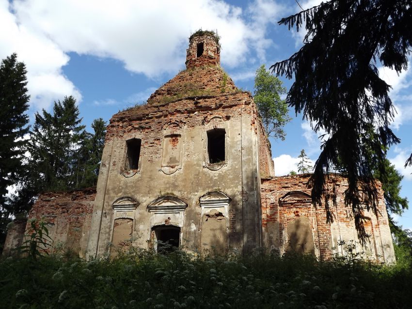 Церковь Успения Пресвятой Богородицы, Загусинье (Духовщинский район, Смоленская область). фасады