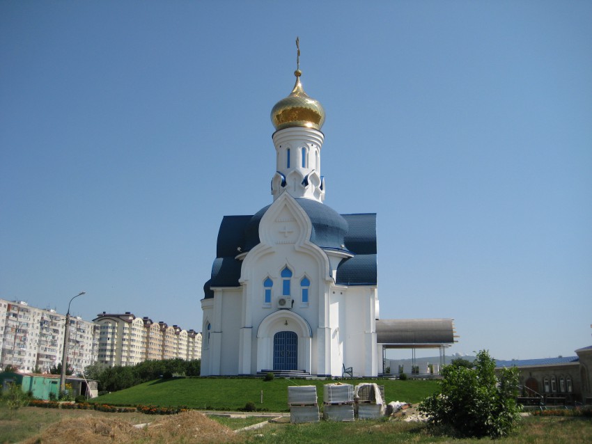 Анапа. Церковь Державной иконы Божией Матери. общий вид в ландшафте