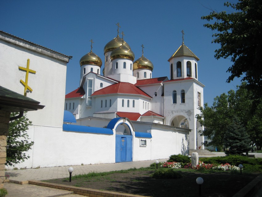 Церковь Георгия Победоносца, Витязево (Анапа, город, Краснодарский край). общий вид в ландшафте