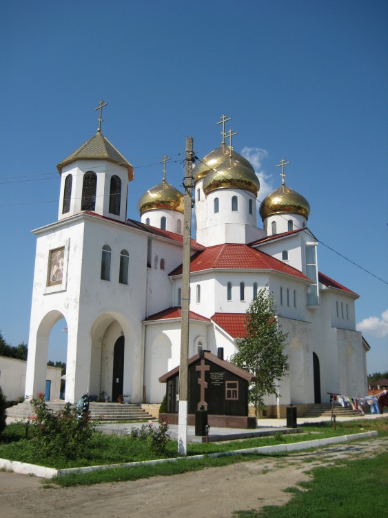 Витязево. Церковь Георгия Победоносца. общий вид в ландшафте