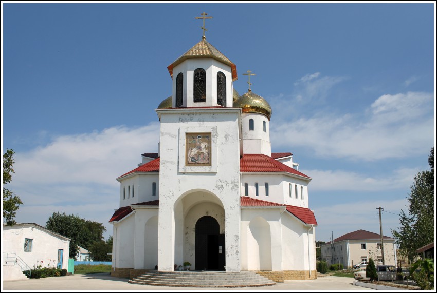 Витязево. Церковь Георгия Победоносца. общий вид в ландшафте
