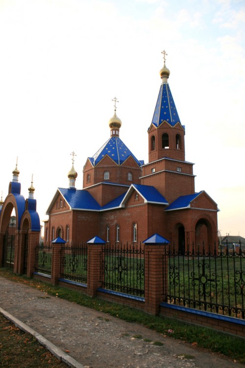 Церковь Рождества Христова (новая), Шемурша (Шемуршинский район, Республика Чувашия). общий вид в ландшафте