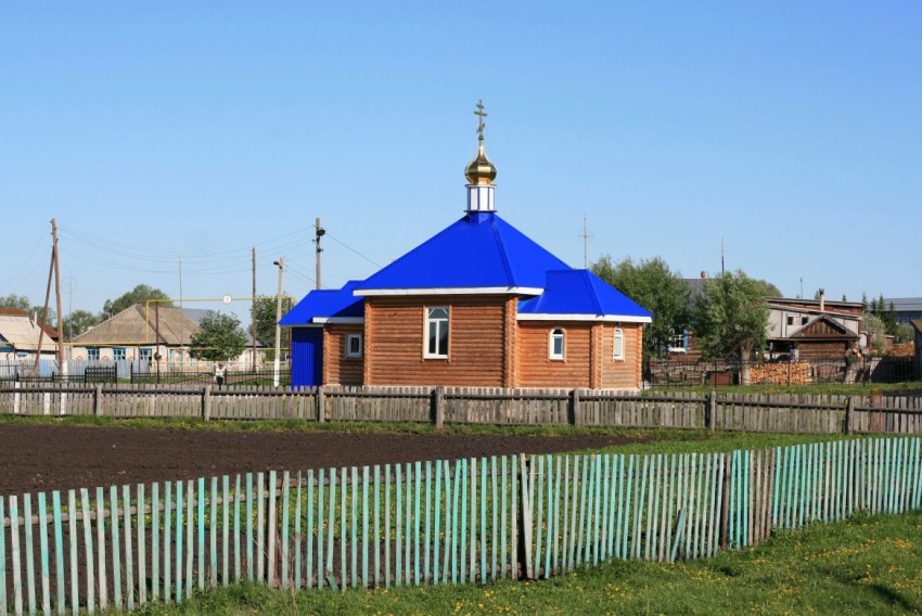 Карабай-Шемурша. Церковь Николая Чудотворца. общий вид в ландшафте