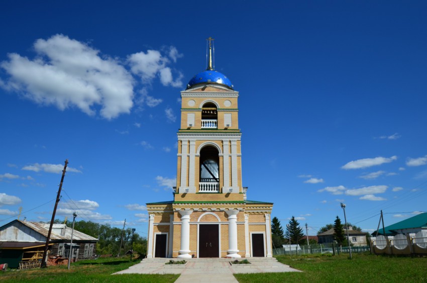 Чурачики. Церковь Успения Пресвятой Богородицы. фасады