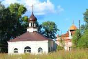 Церковь Успения Пресвятой Богородицы, Вид с запада: слева - храм, справа - звонница<br>, Муханово, Сергиево-Посадский городской округ, Московская область