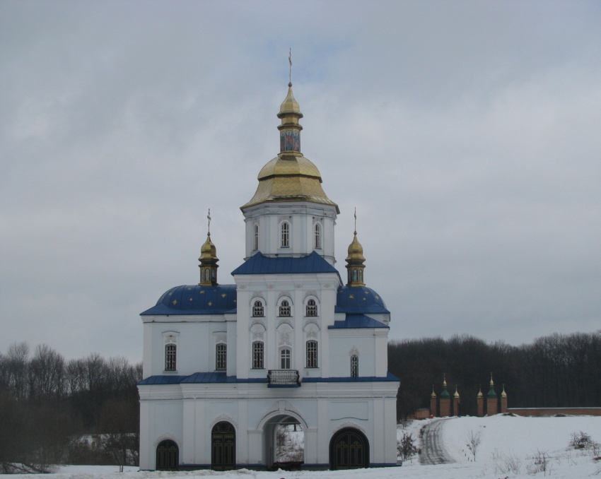 Новая Слобода. Софрониево-Молченская Печерская пустынь. Церковь Покрова Пресвятой Богородицы. фасады, Покровская надвратная церковь (1757)