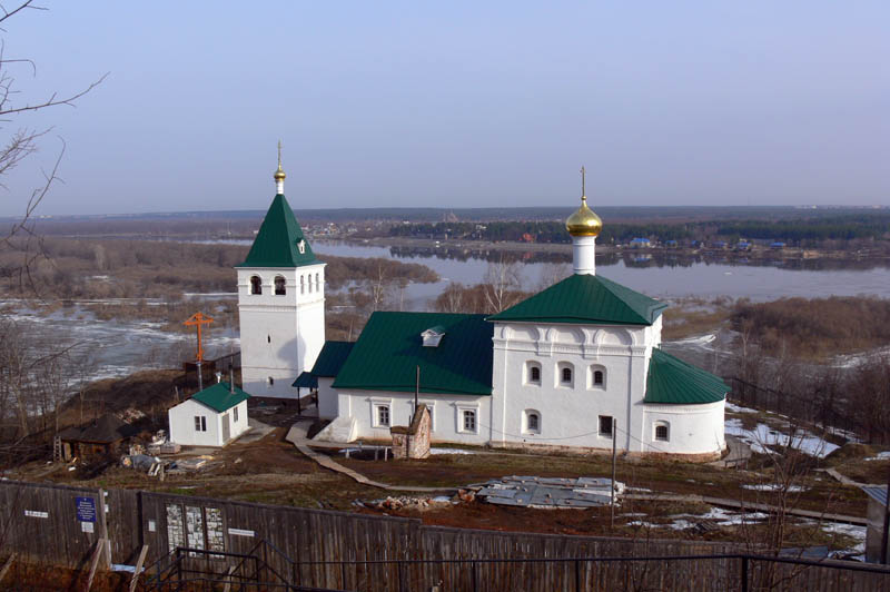 Николаевский Амвросиев Дудин монастырь. Церковь Успения Пресвятой Богородицы, Тетерюгино (Богородский район, Нижегородская область). общий вид в ландшафте