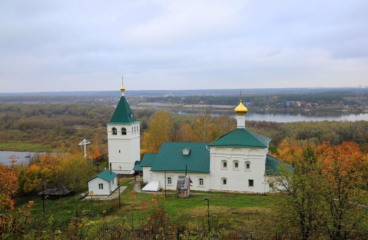 Николаевский Амвросиев Дудин монастырь. Церковь Успения Пресвятой Богородицы, Тетерюгино (Богородский район, Нижегородская область). общий вид в ландшафте