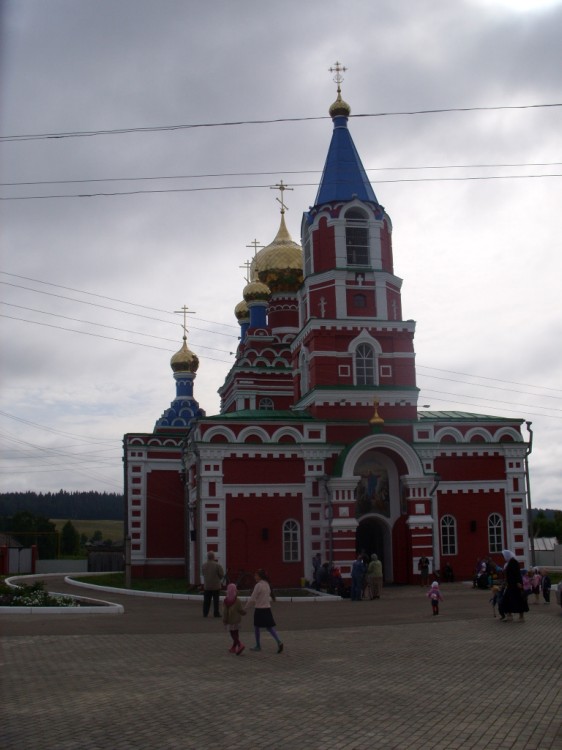 Норья. Мало-Дивеевский Серафимовский женский монастырь. Церковь Петра и Павла. фасады, Храм Петра и Павла