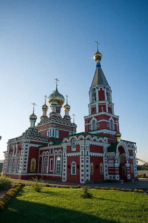 Норья. Мало-Дивеевский Серафимовский женский монастырь. Церковь Петра и Павла. фасады