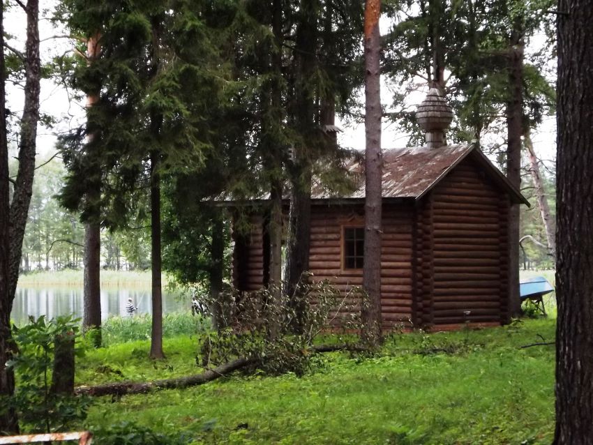 Никитенки. Часовня Георгия Победоносца. общий вид в ландшафте