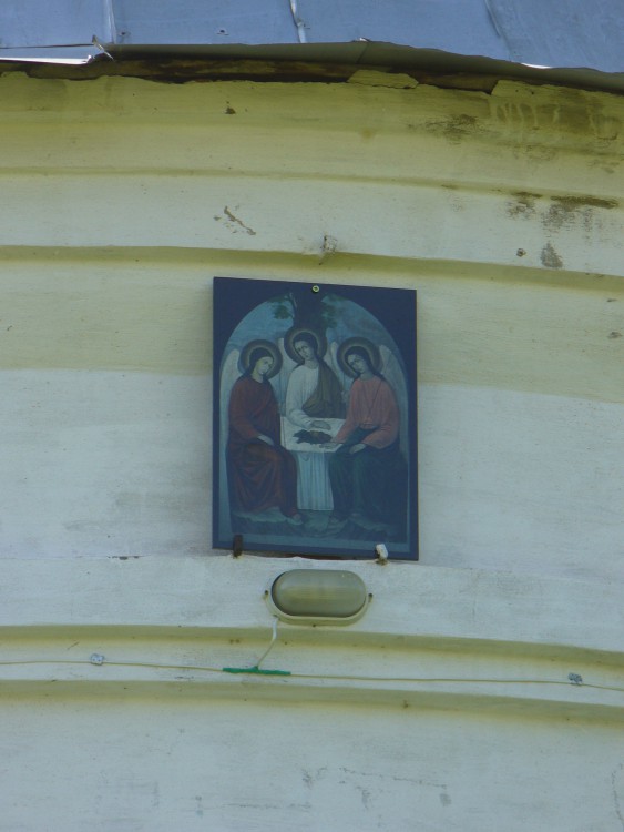 Турминское. Церковь Троицы Живоначальной. интерьер и убранство, Икона над входом в церковь