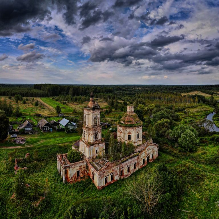 Климово. Церковь Благовещения Пресвятой Богородицы. общий вид в ландшафте