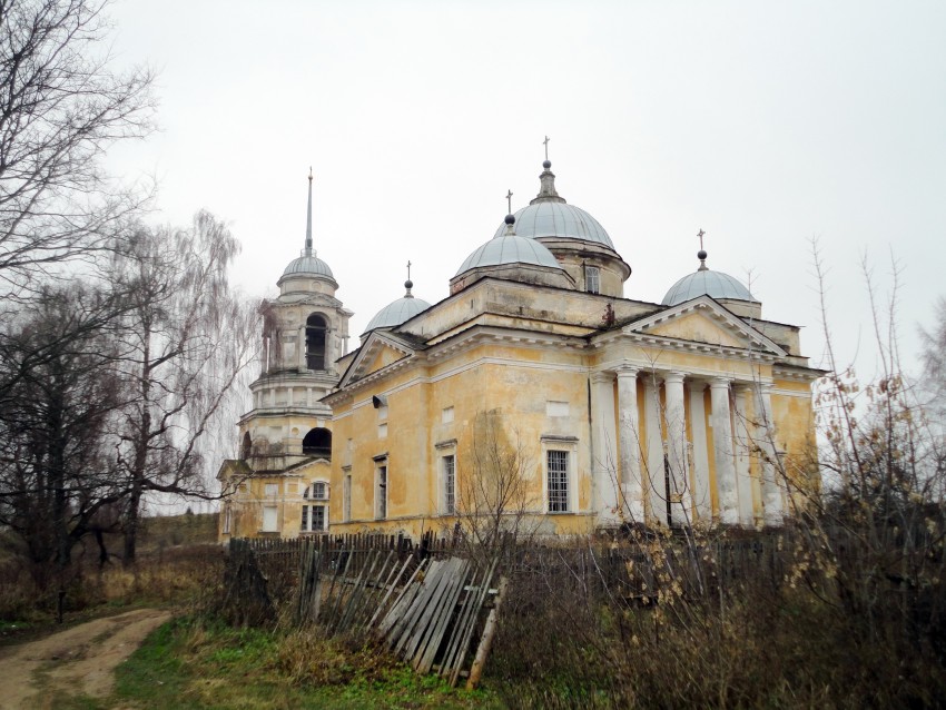 Старица. Ансамбль собора Бориса и Глеба и церкви Спаса Нерукотворного Образа. фасады