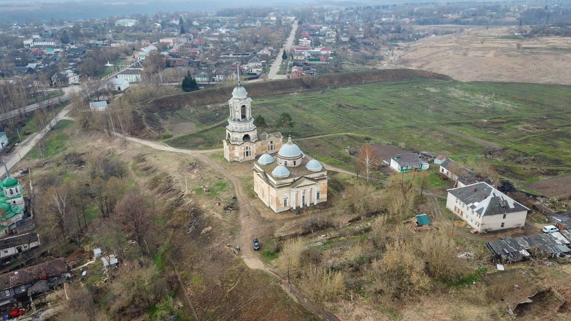 Храмовый комплекс. Собор Бориса и Глеба и церковь Спаса Нерукотворного Образа, Старица (Старицкий район, Тверская область). общий вид в ландшафте