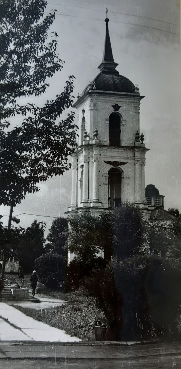 ГАВО ф.4963 оп.4 д.22 фотоальбом, архивная фотография. Ансамбль Соборной площади, Каргополь (Каргопольский район, Архангельская область)