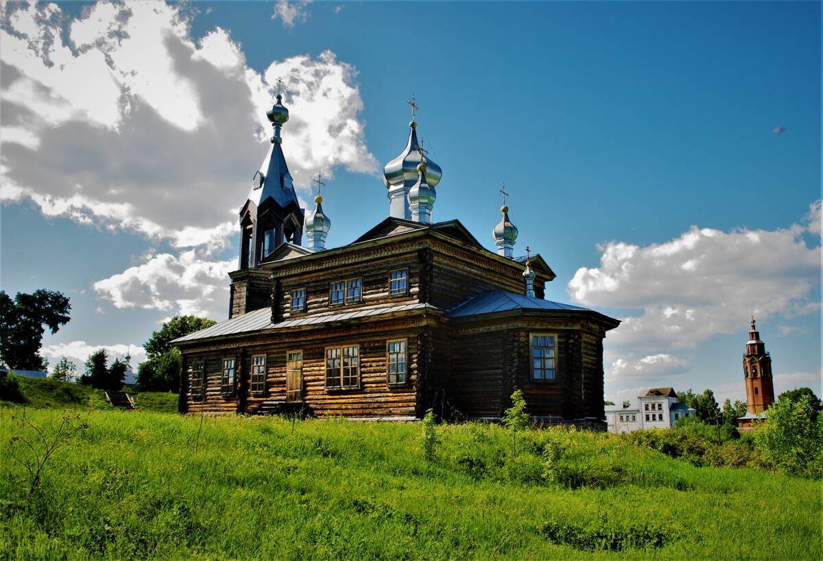 Церковь Илии Пророка из с. Бигичи (копия), Чердынь (Чердынский район, Пермский край). общий вид в ландшафте