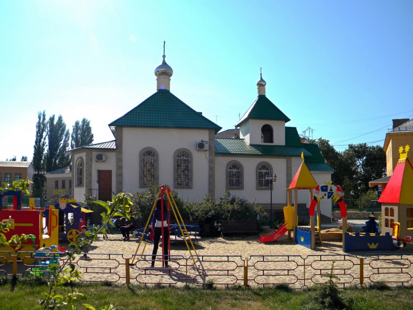 Церковь Пантелеимона Целителя, Фролово (Фроловский район и г. Фролово, Волгоградская область). общий вид в ландшафте
