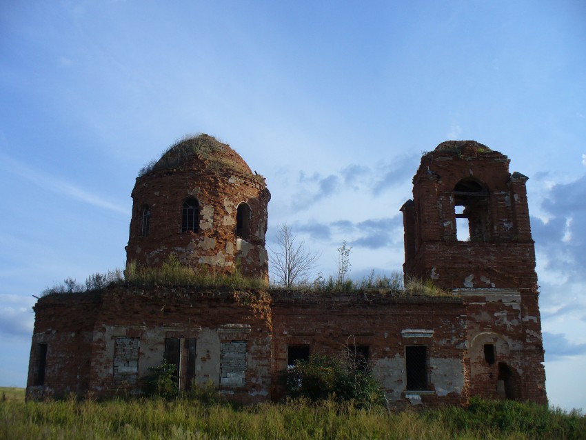 Церковь Петра и Павла, Русские Кирмени (Мамадышский район, Республика Татарстан). фасады