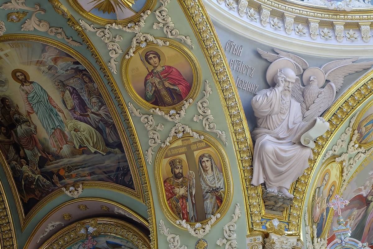 интерьер и убранство. Церковь иконы Божией Матери "Живоносный источник", Большая Валяевка (Пензенский район и ЗАТО Заречный, Пензенская область)