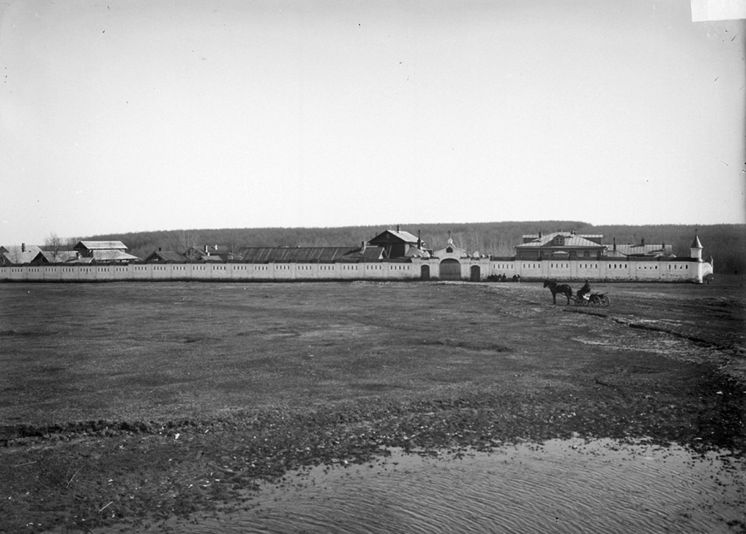 Советский район. Бугровский скит. архивная фотография, Источник: http://mu-pankratov.livejournal.com/  Общий вид Бугровского старообрядческого кладбища в Нижнем Новгороде. 1897 г.