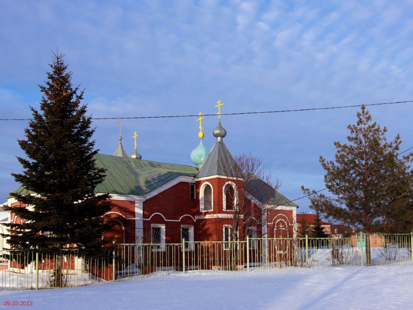 Луховицы. Церковь Сергия Радонежского. общий вид в ландшафте