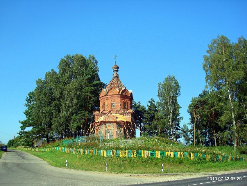 Церковь Иверской иконы Божией Матери, Мыщено (Бездедовичи) (Полоцкий район и г. Полоцк, Беларусь, Витебская область). общий вид в ландшафте