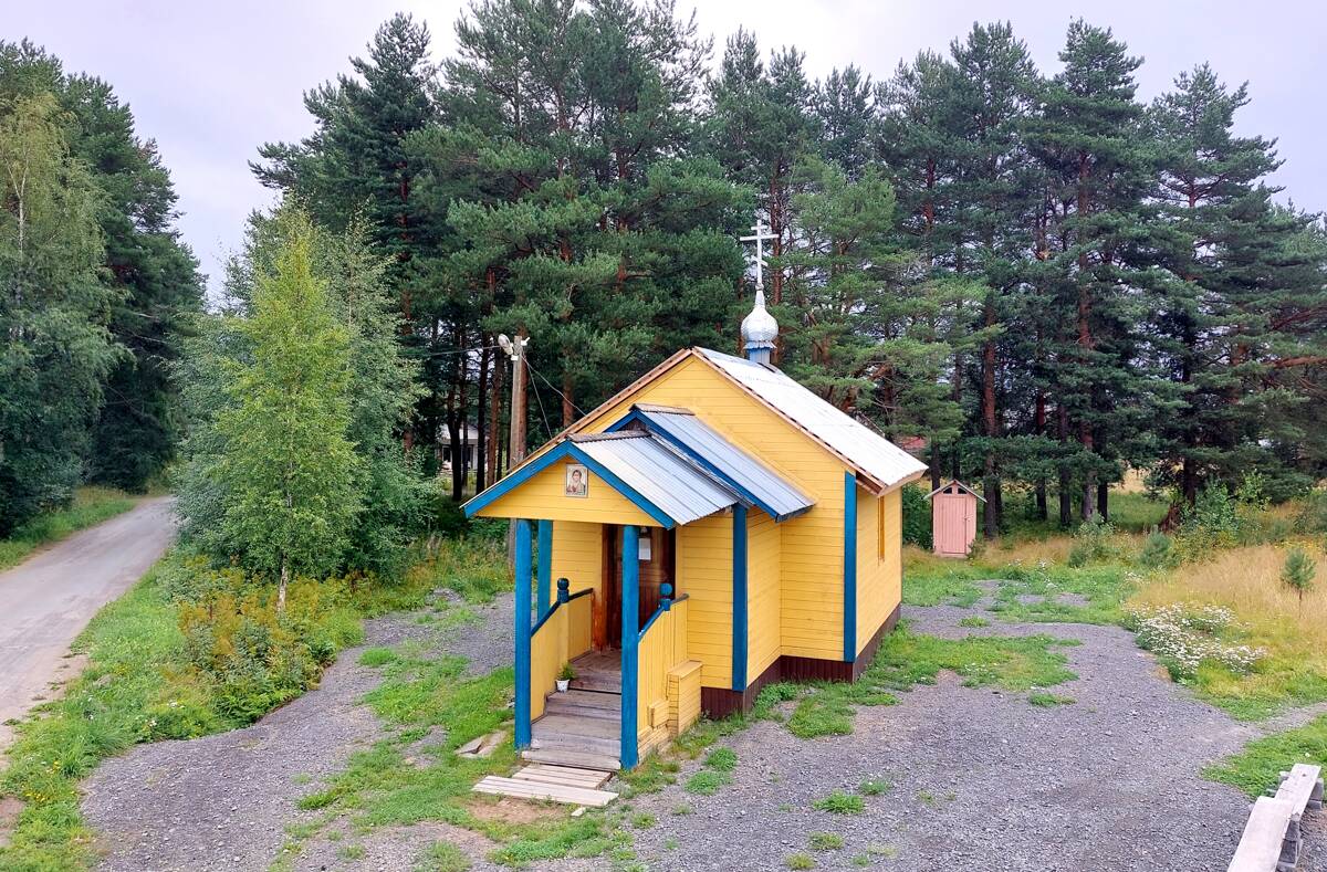 Часовня Петра и Павла, Деревянное (Прионежский район, Республика Карелия). общий вид в ландшафте
