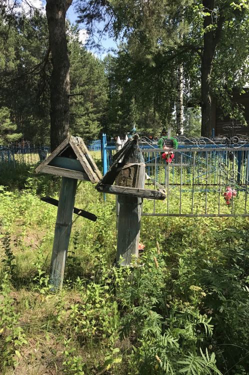 Часовня Петра и Павла, Алан-Бексер (Высокогорский район, Республика Татарстан). дополнительная информация, Возможно, что расположенный недалеко от часовни часовенный столб, освящен в честь Христа Спасителя